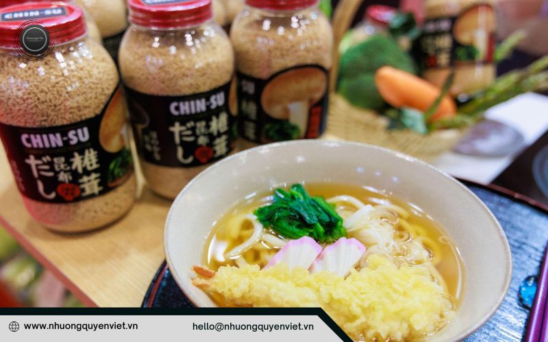 Hạt nêm Chin-su mới kết hợp với mì udon được chuyên gia ẩm thực Asami Suzuki đã "chiêu đãi" khách hàng tại sự kiện Foodex 2023